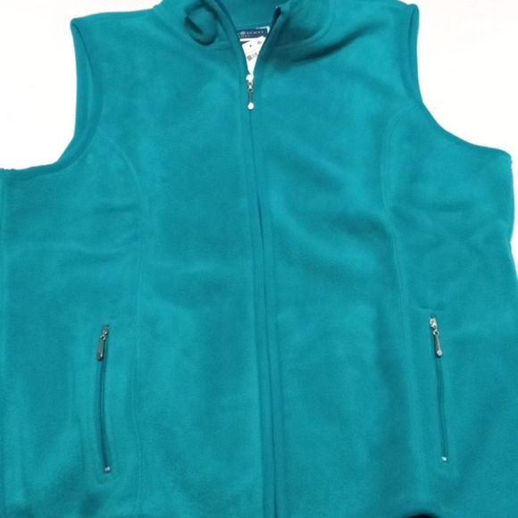 Karen Scott Jackets & Blazers - Karen Scott Women's Fleece Zip Up Turquoise Vest. Size Large. New with Tags.